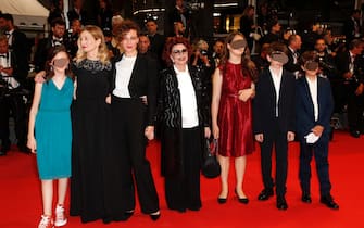 epa09964502 (L-R) Maayane Conti, Alba Rohrwacher, Jury member Jasmine Trinca, Giovanna Ralli, and guests arrive for the screening of 'R.M.N.' during the 75th annual Cannes Film Festival, in Cannes, France, 21 May 2022. The movie is presented in the Official Competition of the festival which runs from 17 to 28 May.  EPA/SEBASTIEN NOGIER