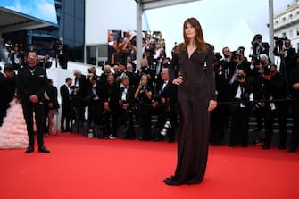 CANNES, FRANCE - MAY 22: Carla Bruni attends the screening of "Forever Young (Les Amandiers)" during the 75th annual Cannes film festival at Palais des Festivals on May 22, 2022 in Cannes, France. (Photo by Joe Maher/Getty Images)
