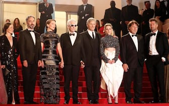 epa09970393 (L-R) Nadia Litz, Don McKellar, Lea Seydoux, David Cronenberg, Viggo Mortensen, Kristen Stewart, Robert Lantos, and Scott Speedman rrive for the screening of 'Crimes of the Future' during the 75th annual Cannes Film Festival, in Cannes, France, 23 May 2022. The movie is presented in the Official Competition of the festival which runs from 17 to 28 May.  EPA/GUILLAUME HORCAJUELO