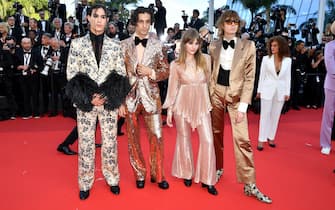 CANNES, FRANCE - MAY 25: (R to L) Maneskin : Thomas Raggi, Victoria De Angelis, Damiano David and Ethan Torchio attend the screening of "Elvis" during the 75th annual Cannes film festival at Palais des Festivals on May 25, 2022 in Cannes, France. (Photo by Dominique Charriau/WireImage)