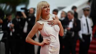 Russian-US actress Eugenia Kuzmina arrives for the Closing Ceremony of the 75th edition of the Cannes Film Festival in Cannes, southern France, on May 28, 2022. (Photo by PATRICIA DE MELO MOREIRA / AFP) (Photo by PATRICIA DE MELO MOREIRA/AFP via Getty Images)