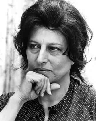 187286559 Actress Anna Magnani on set of the United Artist movie "The Secret of Santa Vittoria" in 1969. (Photo by Michael Ochs Archives/Getty Images)