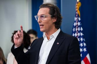 epa10000886 US actor Matthew McConaughey calls for gun responsibility in the White House Press Briefing Room in Washington DC, USA, 07 June 2022. McConaughey is a native of Uvalde, Texas, site of the recent mass shooting.  EPA/JIM LO SCALZO