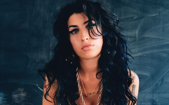 The first photos of Marisa Abela as Amy Winehouse.  What do we know about Back to Black?