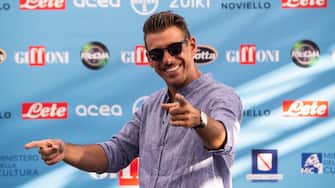 GIFFONI VALLE PIANA, ITALY - JULY 21: Singer, songwriter and musician Francesco Gabbani attends the photocall at the Giffoni Film Festival 2022 on July 21, 2022 in Giffoni Valle Piana, Italy.  (Photo by Ivan Romano / Getty Images)