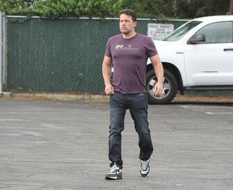 493258348 LOS ANGELES, CA - OCTOBER 18: Ben Affleck is seen on October 18, 2015 in Los Angeles, California. (Photo by Bauer-Griffin/GC Images)