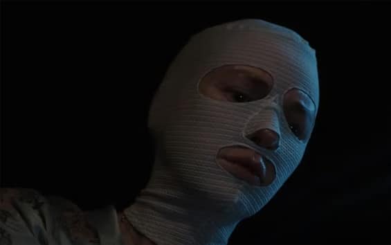 Goodnight Mommy Naomi Watts Is A Terrifying Mother In The Remake Trailer Italian Post 