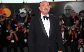 Italian filmmaker Emanuele Crialese arrives for the premiere of 'L'Immensita' ' during the 79th annual Venice International Film Festival, in Venice, Italy, 04 September 2022.The movie is presented in Official competition 'Venezia 79' at the festival running from 31 August to 10 September 2022. ANSA/CLAUDIO ONORATI
