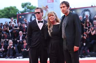 VENICE, ITALY - SEPTEMBER 08: Brad Pitt, Dede Gardner and Jeremy Kleiner attend the "Blonde" red carpet at the 79th Venice International Film Festival on September 08, 2022 in Venice, Italy. (Photo by Vittorio Zunino Celotto/Getty Images)
