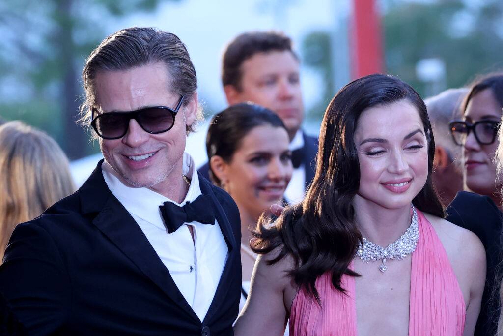 Mostra del Cinema di Venezia, Brad Pitt sul red carpet per Blonde. FOTO