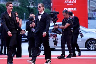 VENICE, ITALY - SEPTEMBER 08: Brad Pitt attends the "Blonde" red carpet at the 79th Venice International Film Festival on September 08, 2022 in Venice, Italy. (Photo by Franco Origlia/Getty Images)