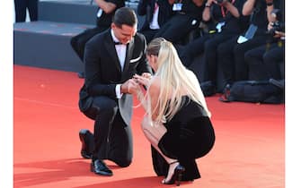 BGUK_2454689 - Venice, ITALY  -  A couple got engaged on the red carpet during 'The Son' Premiere at the 79th Venice International Film Festival, Italy

Pictured: Couple Engaged - Guests

BACKGRID UK 7 SEPTEMBER 2022 

UK: +44 208 344 2007 / uksales@backgrid.com

USA: +1 310 798 9111 / usasales@backgrid.com

*UK Clients - Pictures Containing Children
Please Pixelate Face Prior To Publication*