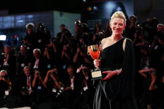 VENICE, ITALY - SEPTEMBER 10: Cate Blanchett poses with the Coppa Volpi for Best Actress for "Tar" during the closing ceremony red carpet at the 79th Venice International Film Festival on September 10, 2022 in Venice, Italy. (Photo by Ernesto Ruscio/Getty Images)