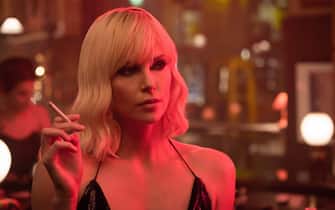 Atomic blonde, the cast of the film with Charlize Theron