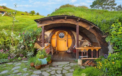 Lo Hobbit compie 10 anni: su Airbnb il soggiorno nella Terra di Mezzo
