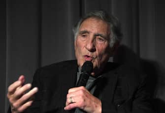 LOS ANGELES, CALIFORNIA - DECEMBER 03: Judd Hirsch participates in a Q&A after a Private Red Carpet Screening Of "Rally Caps" held at The Directors Guild Of America on December 03, 2022 in Los Angeles, California. (Photo by Albert L. Ortega/Getty Images)
