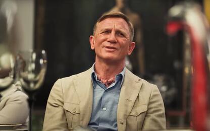 Glass Onion - Knives Out, il cast cerca di imitare Daniel Craig. VIDEO