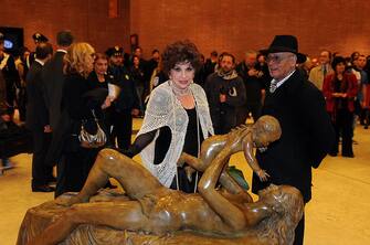 ITALY - OCTOBER 31:  Italian actress Gina Lollobrigida;in front of one of her sculptures; received the Marco Aurelio award for career achievement. 3rd Rome Film Festival : Closing ceremony in Rome; Italy on October 31; 2008.  (Photo by Eric VANDEVILLE/Gamma-Rapho via Getty Images)