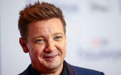 Jeremy Renner dimesso dall'ospedale dopo l'incidente con lo spalaneve