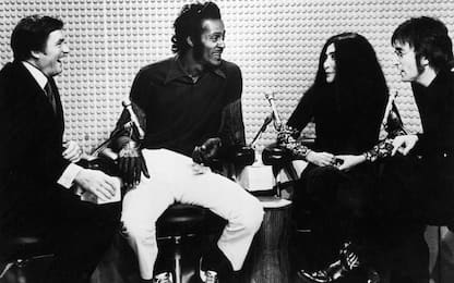 Il docu su John Lennon e Yoko Ono co-conduttori del Mike Douglas Show