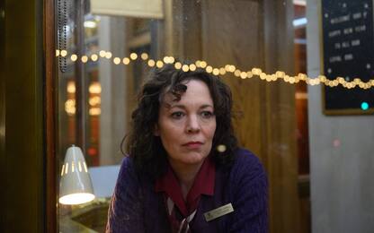 Empire of light, il cast del film da Olivia Colman a Colin Firth. FOTO