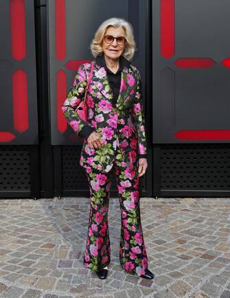 922991106 MILAN, ITALY - FEBRUARY 21: (EDITORS NOTE: Image have been retouched) Marina Cicogna arrives at the Gucci show during Milan Fashion Week Fall/Winter 2018/19 on February 21, 2018 in Milan, Italy. (Photo by Vittorio Zunino Celotto/Getty Images for Gucci)
