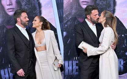 Jennifer Lopez e Ben Affleck innamorati sul red carpet di The Mother