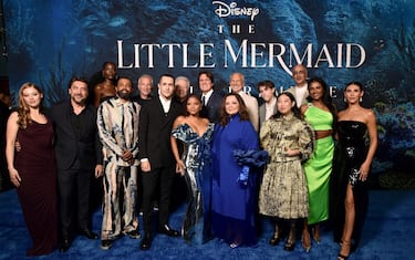 LOS ANGELES, CALIFORNIA - MAY 08: (L-R) Jessica Alexander, Javier Bardem, Sienna King, Daveed Diggs, Marc E. Platt, Jonah Hauer-King, Alan Menken, Halle Bailey, Rob Marshall, Melissa McCarthy, John DeLuca, Jacob Tremblay, Awkwafina, Art Malik, Simone Ashley and Lorena Andrea attend the World Premiere of Disney's live-action feature "The Little Mermaid" at the Dolby Theatre in Los Angeles, California on May 08, 2023. (Photo by Alberto E. Rodriguez/Getty Images for Disney)