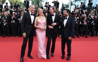 CANNES, FRANCE - MAY 23: (L-R) Tom Hanks, Scarlett Johansson, Wes Anderson and Jason Schwartzman attend the "Asteroid City" red carpet during the 76th annual Cannes film festival at Palais des Festivals on May 23, 2023 in Cannes, France. (Photo by Vittorio Zunino Celotto/Getty Images)