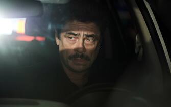 Reptile. Benicio del Toro as Tom Nichols in Reptile. Cr. Kyle Kaplan/Netflix © 2023