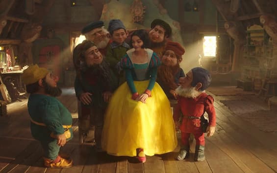 Snow White, the first image of Disney’s live-action starring Rachel Zegler