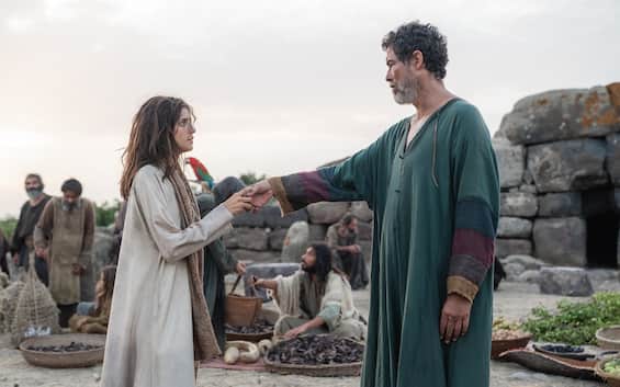 Gospel according to Mary with Benedetta Porcaroli and Alessandro Gassmann.  The review
