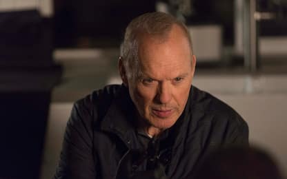 La memoria dell'assassino, il trailer del film di Michael Keaton