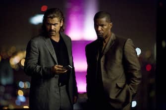 (L-R) COLIN FARRELL as Sonny Crockett and JAMIE FOXX as Ricardo Tubbs in MIAMI VICE, the feature film crime drama that liberates what is adult, dangerous and alluring about working deeply undercover.