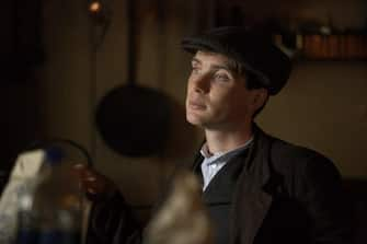 Cillian Murphy in una scena di Il vento che accarezza l'erba