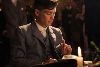 L'attore Cillian Murphy in una scena di Peaky Blinders