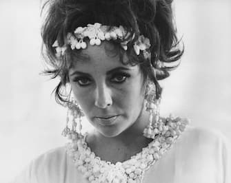 British-born actress Elizabeth Taylor on the set of the film 'Boom', 1967. (Photo by Express Newspapers/Hulton Archive/Getty Images)