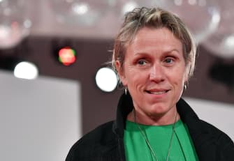 US actress Frances McDormand arrives for the premier of 'Three Billboards Outside Ebbing, Missouri' during the 74th Venice Film Festival in Venice, Italy, 04 September 2017. The movie is presented in the official competition 'Venezia 74' at the festival running from 30 August to 09 September 2017.   ANSA/ETTORE FERRARI








