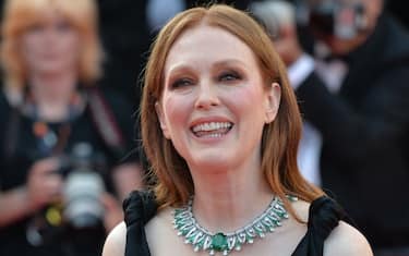 17 May 2022, France, Cannes: The actress Julianne Moore attends the screening of "Final Cut" (original title: "Coupez!") and the Opening Ceremony Red Carpet during the 75th Annual Cannes Film Festival at Palais des Festivals. Photo: Stefanie Rex/dpa (Photo by Stefanie Rex/picture alliance via Getty Images)