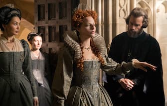 4113_D012_00498_RC
Gemma Chan stars as Bess of Hardwick, Grace Molony as Dorothy Stafford, Margot Robbie as Queen Elizabeth and Guy Pearce as William Cecil in MARY QUEEN OF SCOTS, a Focus Features release.
Credit:  Liam Daniel / Focus Features