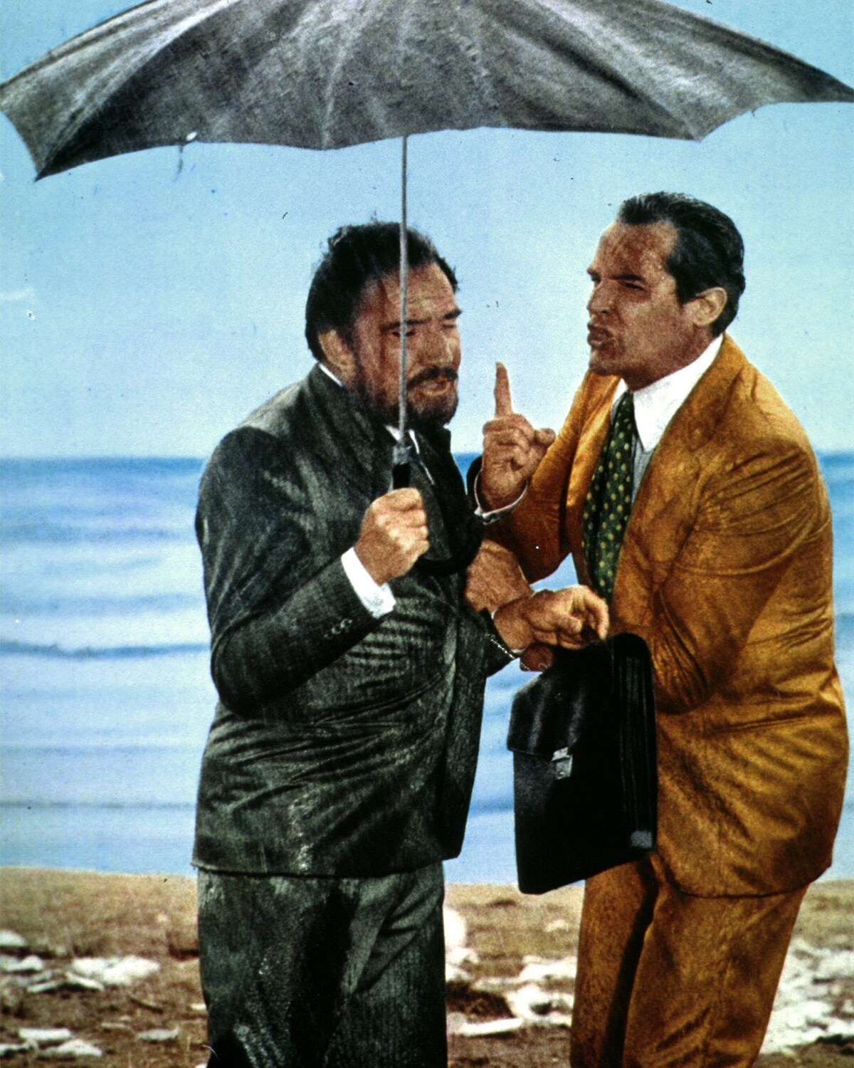 Ugo Tognazzi e Vittorio Gassman nel film In nome del popolo italiano di Dino Risi