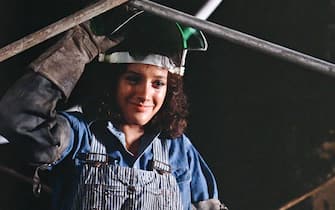 USA. Jennifer Beals  in a scene from the ©Paramount Pictures movie: Flashdance (1983).
Plot: A Pittsburgh woman with two jobs as a welder and an exotic dancer wants to get into ballet school. 
Ref: LMK110-J6633-070720
Supplied by LMKMEDIA. Editorial Only.
Landmark Media is not the copyright owner of these Film or TV stills but provides a service only for recognised Media outlets. pictures@lmkmedia.com