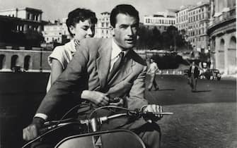AUDREY HEPBURN & GREGORY PECK 
in Roman Holiday
*Editorial Use Only*
www.capitalpictures.com
sales@capitalpictures.com
Supplied by Capital Pictures