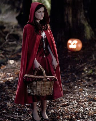 ANNA PAQUIN as Laurie in Warner Bros. Pictures and Legendary Picturesâ   horror thriller â  Trick â  r Treat,â   distributed by Warner Bros. Pictures.PHOTOGRAPHS TO BE USED SOLELY FOR ADVERTISING, PROMOTION, PUBLICITY OR REVIEWS OF THIS SPECIFIC MOTION PICTURE AND TO REMAIN THE PROPERTY OF THE STUDIO. NOT FOR SALE OR REDISTRIBUTION.