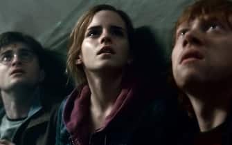 (L-r) DANIEL RADCLIFFE as Harry Potter, EMMA WATSON as Hermione Granger and RUPERT GRINT as Ron Weasley in Warner Bros. Pictures’ fantasy adventure “HARRY POTTER AND THE DEATHLY HALLOWS – PART 2,” a Warner Bros. Pictures release.