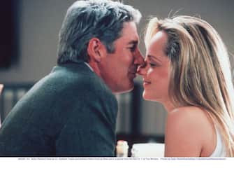 382061 04:  Actor Richard Gere as Dr. Sullivan Travis and actress Helen Hunt as Bree act in a scene from the film Dr. T & The Women.  (Photo by Zade Rosenthal/Artisan Entertainment/Newsmakers)