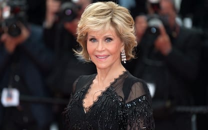 Jane Fonda compie 85 anni, dai film all’aerobica: la sua storia