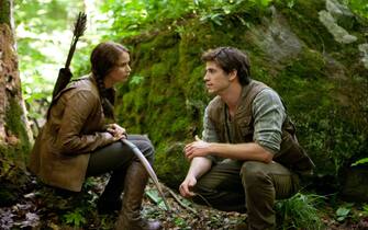Die Tribute von Panem - The Hung Katniss Everdeen (Jennifer Lawrence) und ihr Jagdpartner Gale Hawthorne (Liam Hemsworth)