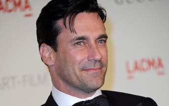 epa02993980 US actor Jon Hamm arrives for the Los Angeles County Museum of Art (LACMA) Art+Film Gala in Los Angeles, California, USA, 05 November 2011. The LACMA Art and Film Gala honored US actor Clint Eastwood and US artist John Baldessari.  EPA/PAUL BUCK