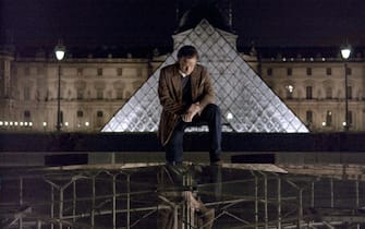 Tom Hanks in Columbia Pictures’ suspense thriller The Da Vinci Code. 			Photo Credit: Simon Mein